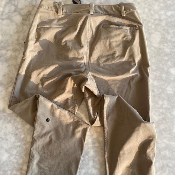 lululemon men's pant - Picture 3 of 5